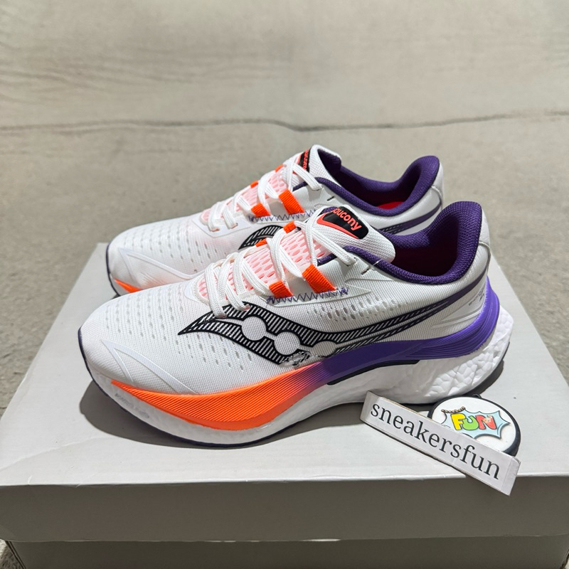 SEPATU LARI SAUCONY ENDORPHIN SPEED 4 WHITE VIVID PURPLE ORANGE PREMIUM ORIGINAL