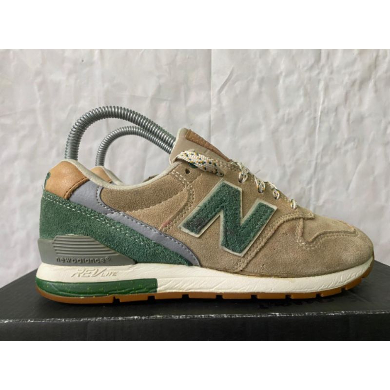 Sepatu Second NB 996 size 37