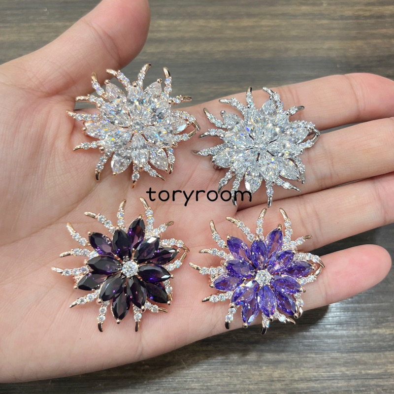 Bros peniti zircon diamond bunga spider lily