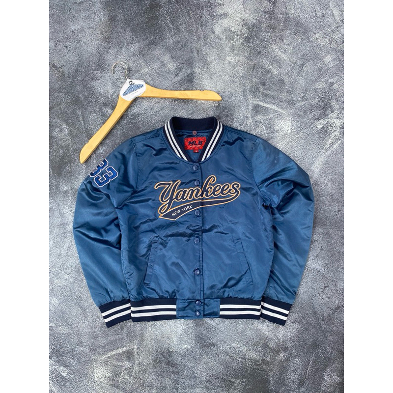 VARSITY YANKES BY MLB