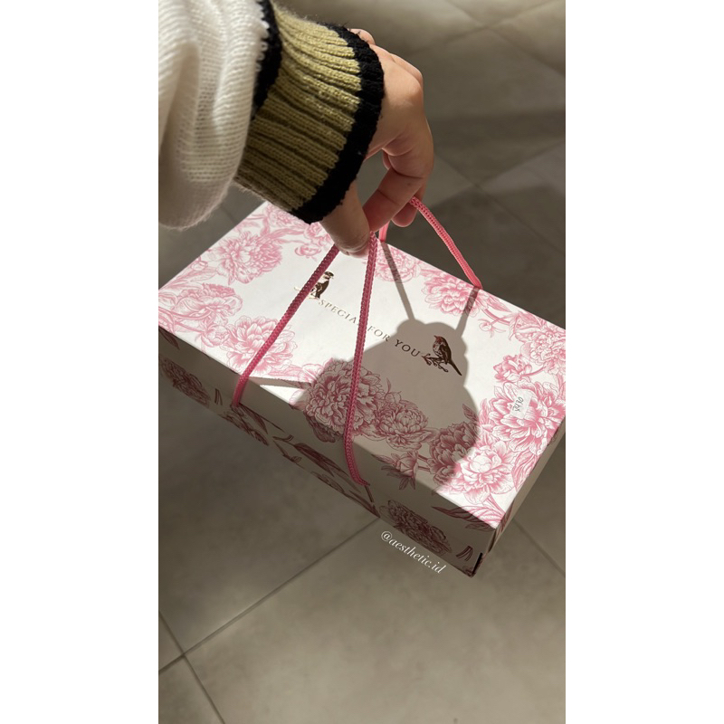 

KOTAK BOX KUE HAMPERS NATAL CHRISTMAS AESTHETIC CANTIK ELEGAN