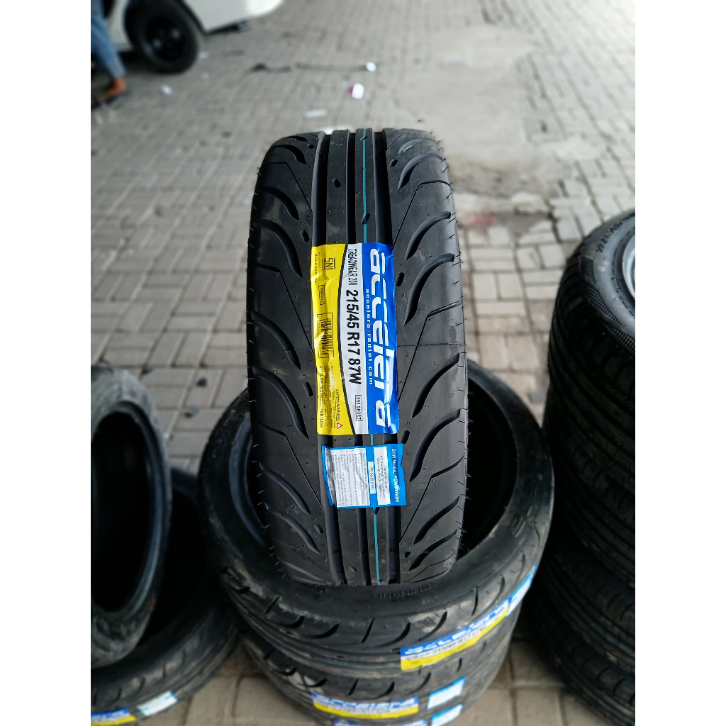 BAN SEMI SLICK 215 45 R17 ACCELERA 651 SPORT