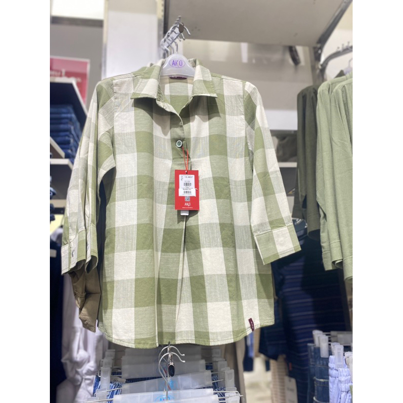 Kemeja cewek motif kotak-kotak hijau merk AKO dari MATAHARI