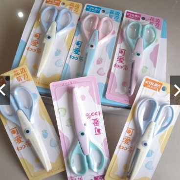 

Gunting Kertas Bergerigi zig zag bergelombang kreatif Gunting DIY