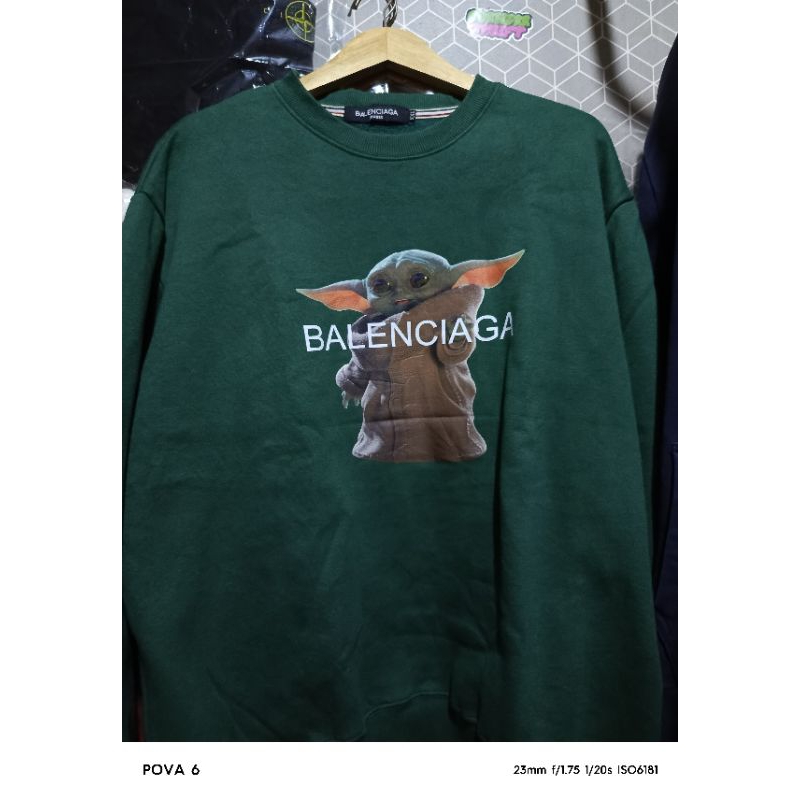 balenciaga baby yoda crewneck second warna jotol