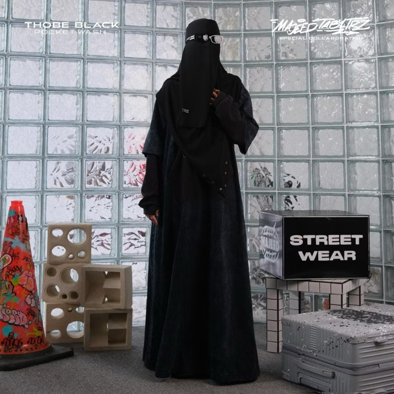 PRELOVED GAMIS TA BY TRZ X MAJEED THOBE BLACK STREET WEAR