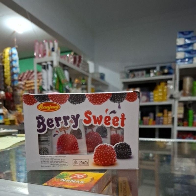 

Makanan Lunak Halal Yupi Berry Sweet Isi 30 pc