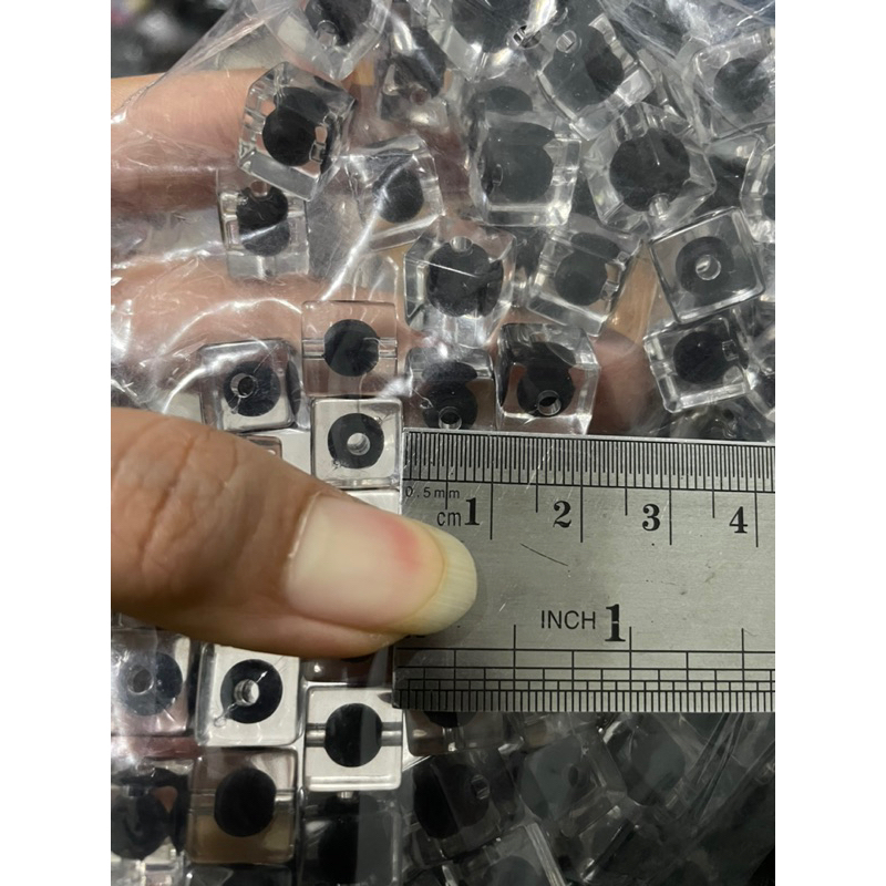 manik KUBUS HITAM isi kecil 10mm kotak mote akrilik