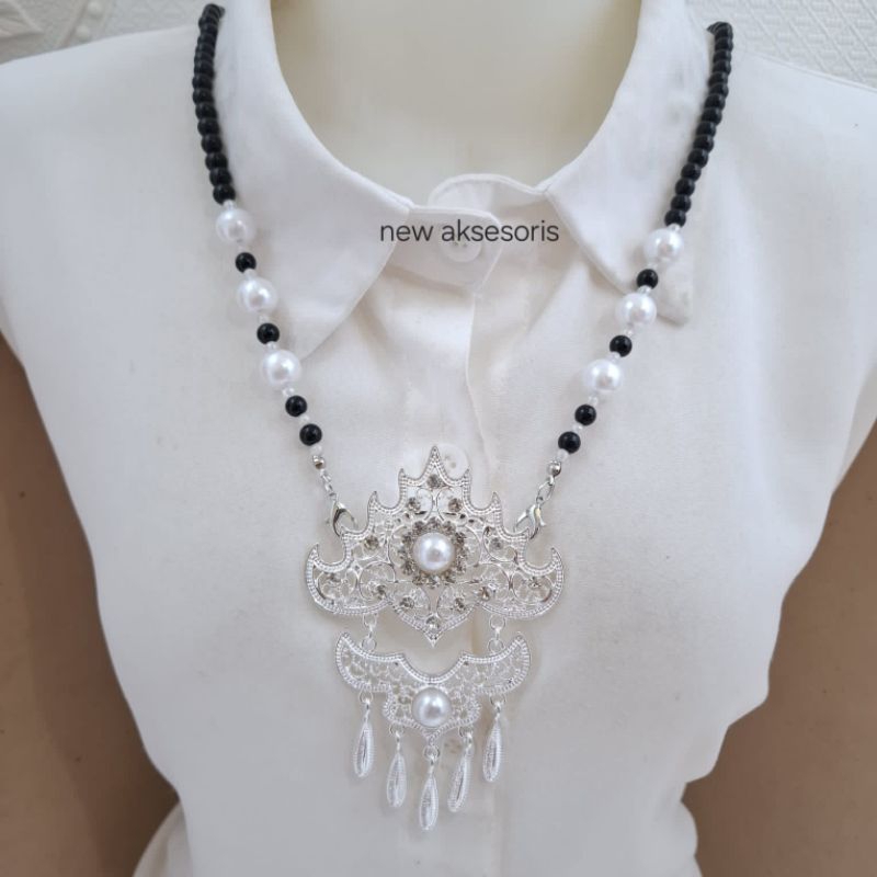 Ale Kalung Bros Kebaya Kutubaru Aksesoris Fashion Hijab