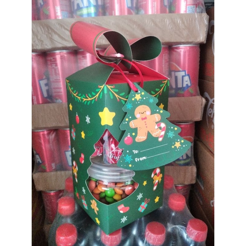 

hampers natal isi chacha dan coklat truffle