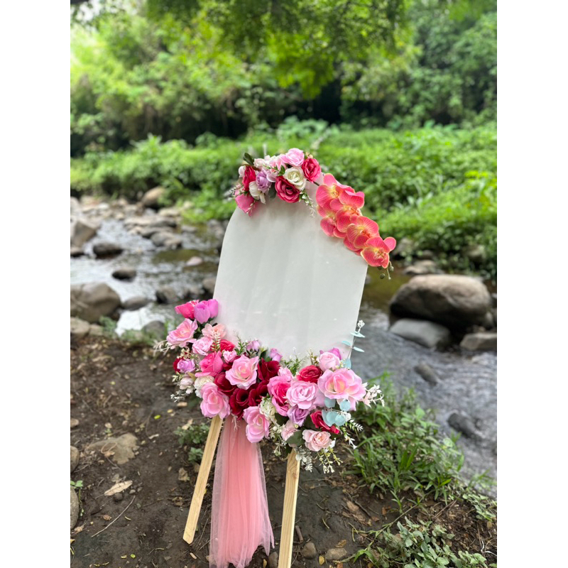 Papan Ucapan Akrilik + Bunga Artificial
