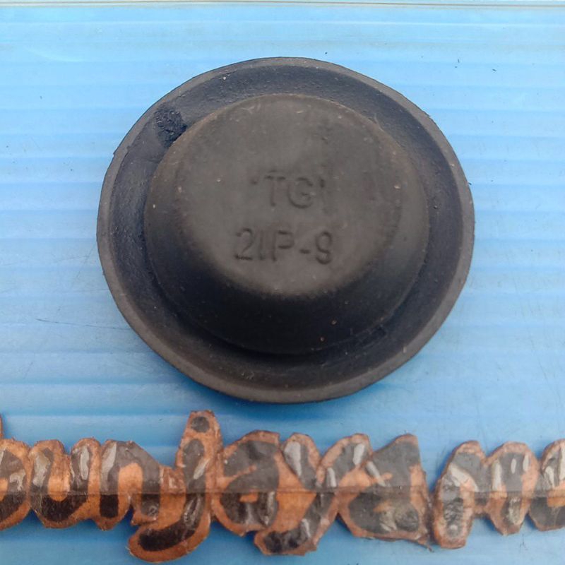 karet tutup lubang body spakbor belakang avanza th 2013 keatas