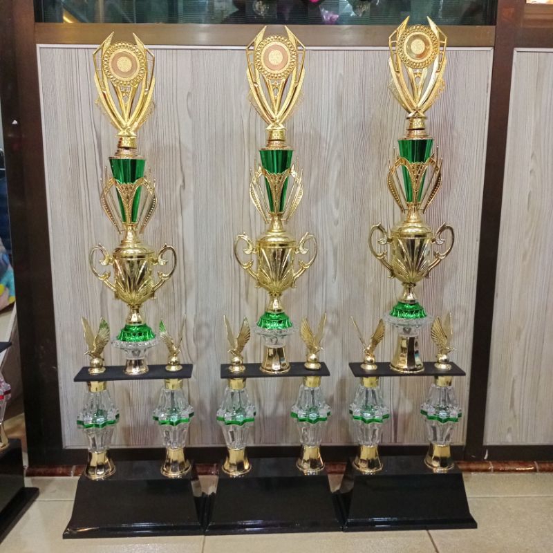 Piala 2 kaki / piala tingkat custom /
