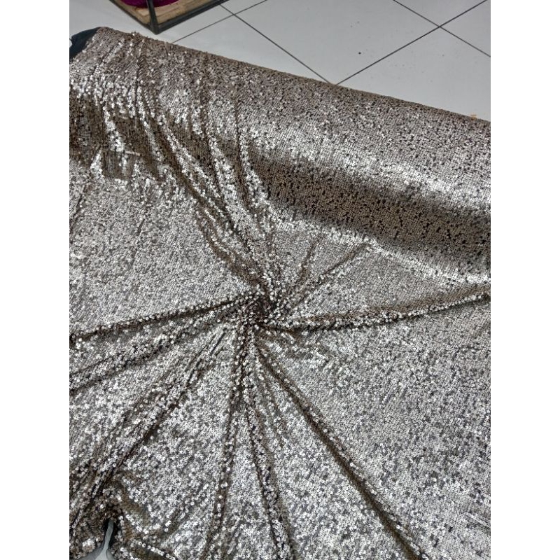 BAHAN KAIN TILE SQUIN PAYET MACAN SQUIN CORAK