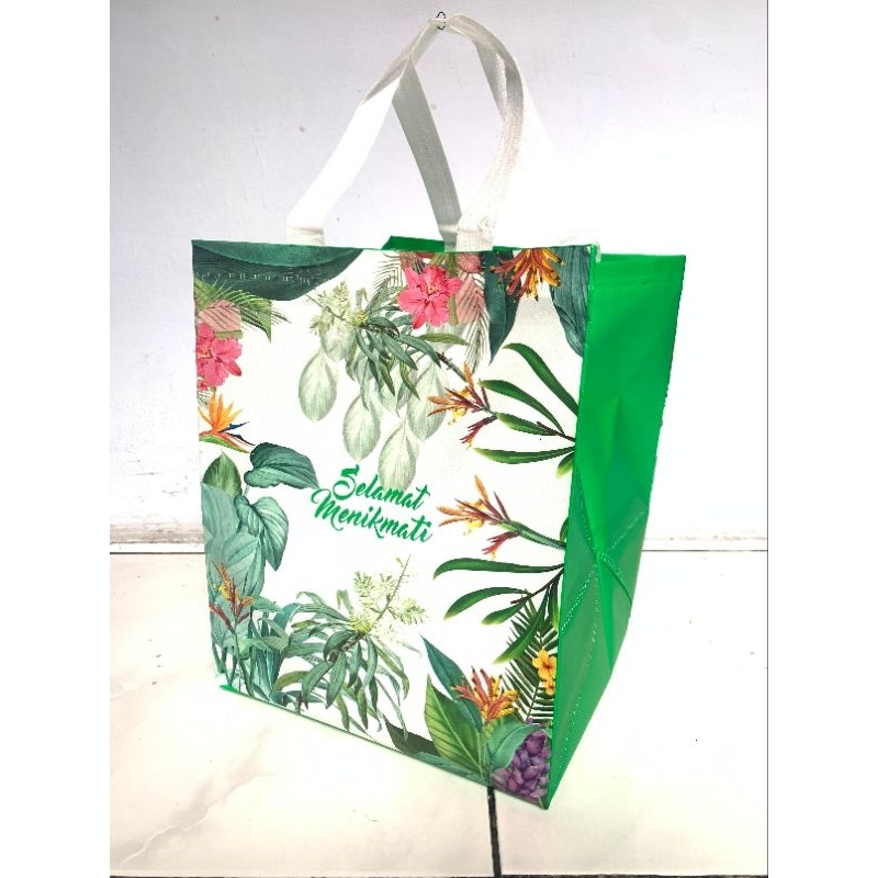 

(1 LUSIN = 12 PCS) TAS HAJATAN LAMINASI PREMIUM 22x22 TINGGI 30 CM/TAS BERKAT/TAS NASI KOTAK / TAS BELANJA