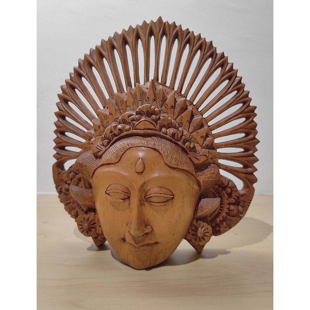 Dekorasi topeng penari bali ukiran kayu