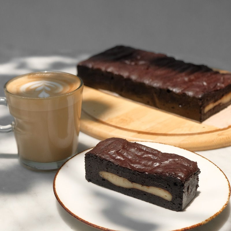 

Brocheese - Fudgy Brownies with Cream Cheese Large