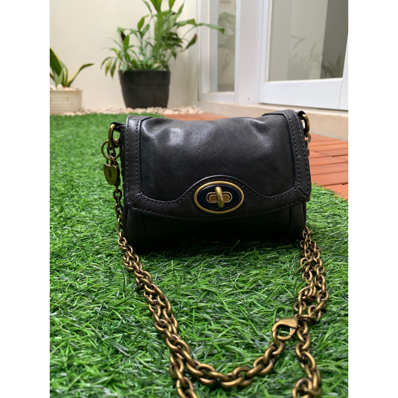 Preloved Tas Selempang Fossil