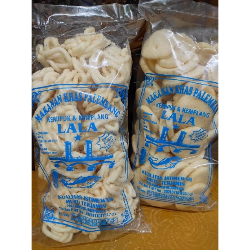 

Kemplang kerupuk asli pempek lala 26 ilir Palembang