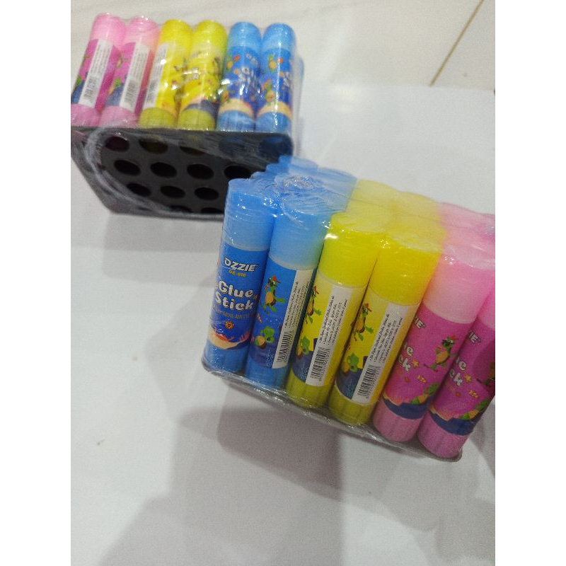 

(1 pak isi 24) LEM GLUE STICK/GLUE STICK KERTAS Rp. 2000
