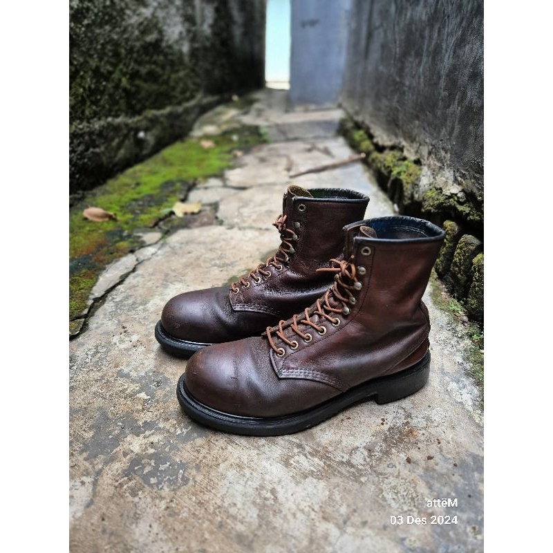 redwing 2233 steeltoe