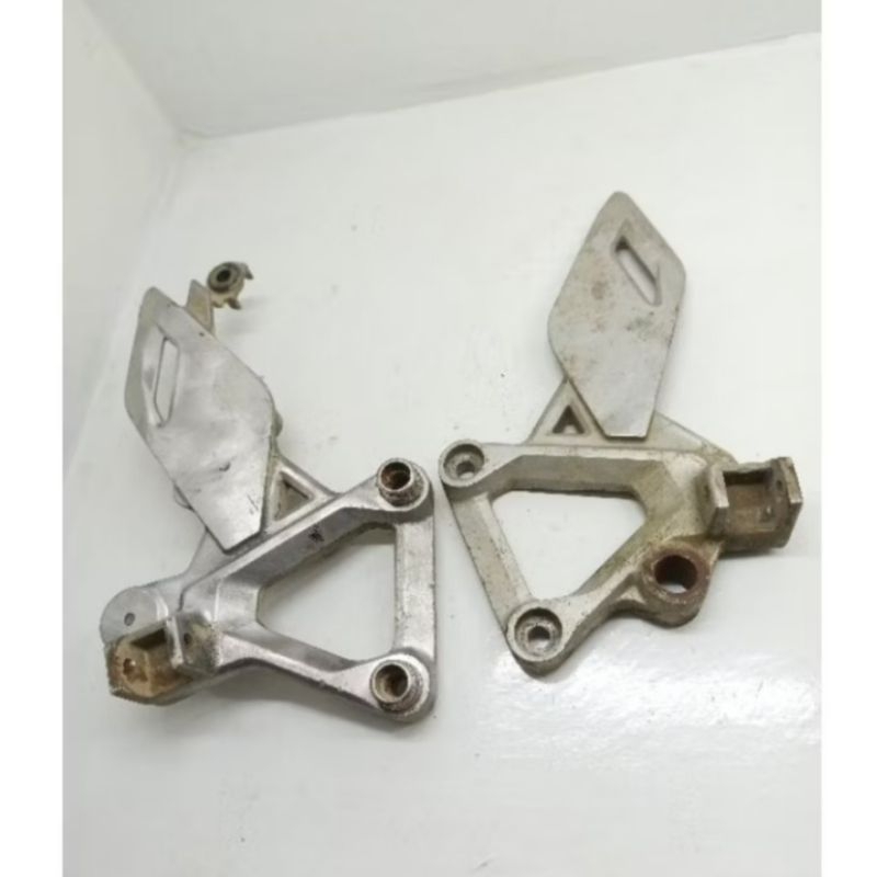 footstep depan cb150r cbu thailand ori