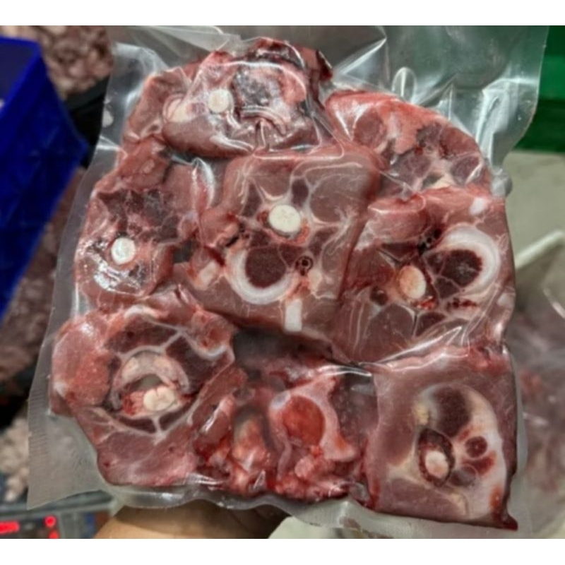 

BUNTUT SAPI OXTAIL 1KG / JAMIN SEGAR