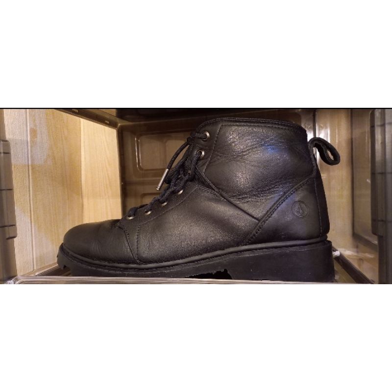 Sepatu boot volcom