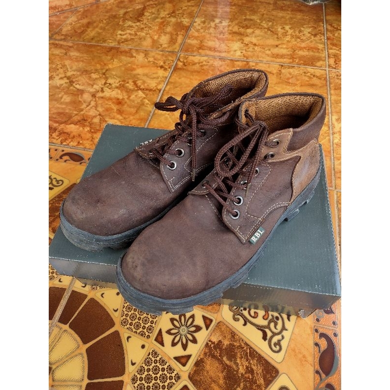 Sepatu kulit safety boots merk RBL second