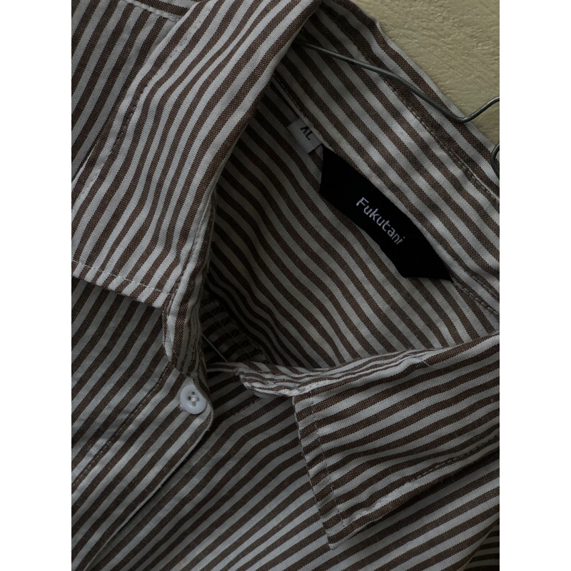 Fukutani Kemeja Garis-Garis Hitam-Brown