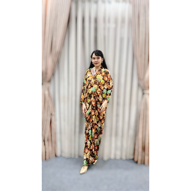 kaftan sutra dan batik