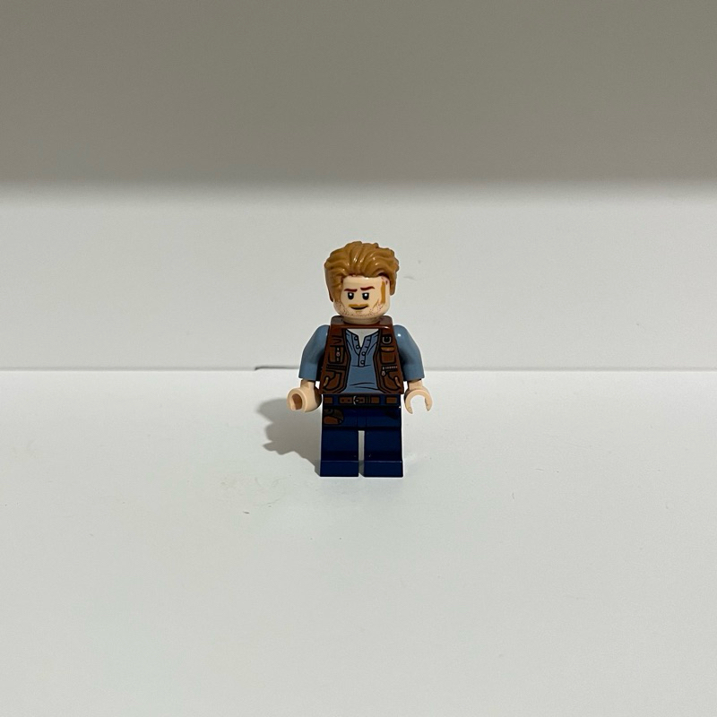 LEGO Mini Figure Owen Grady Jurassic World JW044 Original