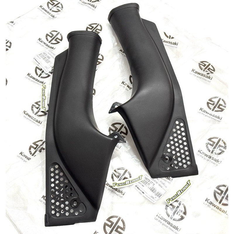 AIRSCOOP DUCT AIRSCOPE NINJA RR OLD ORIGINAL 14073-1701 14073-1693