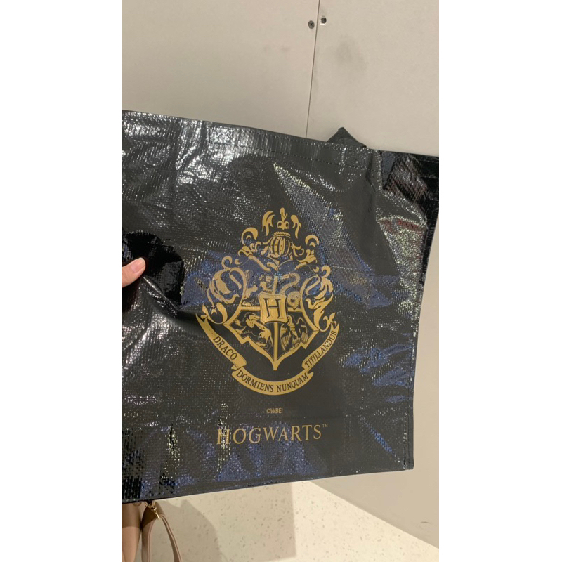 

Woven plastic bag harry potter hitam / tas belanja plastic harry potter (READY STOCK)