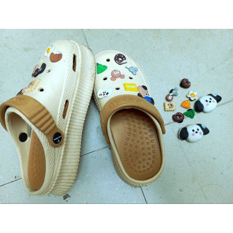 (PRELOVED) SANDAL BAIM KARAKTER LUCU