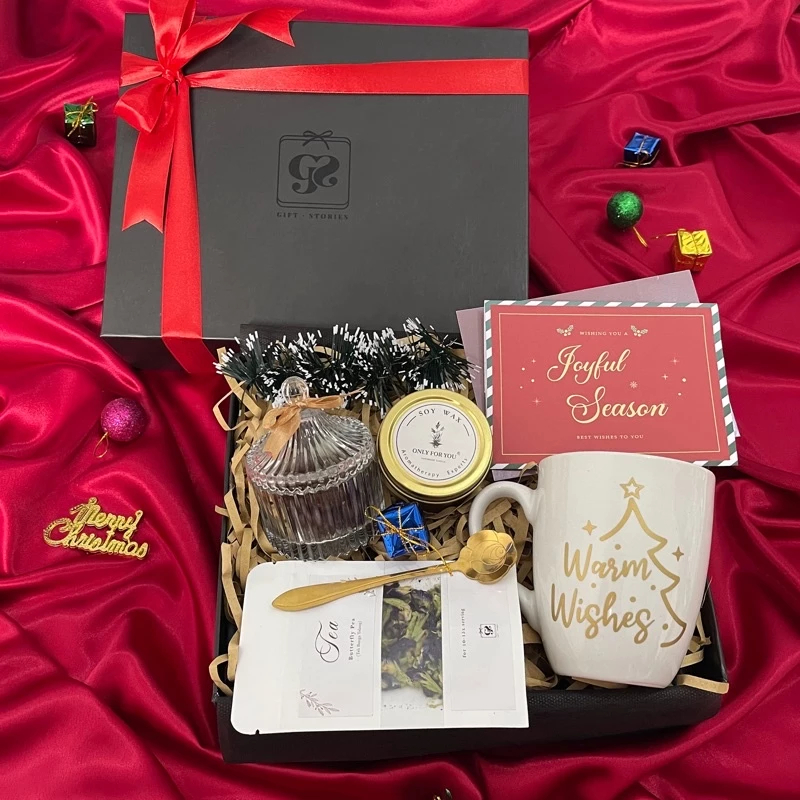 

Hampers Natal / Kado Natal / Christmas Gift / Scented Candle / Teh Bunga Telang / Gift Set / Gift Box / Hadiah Taun Baru