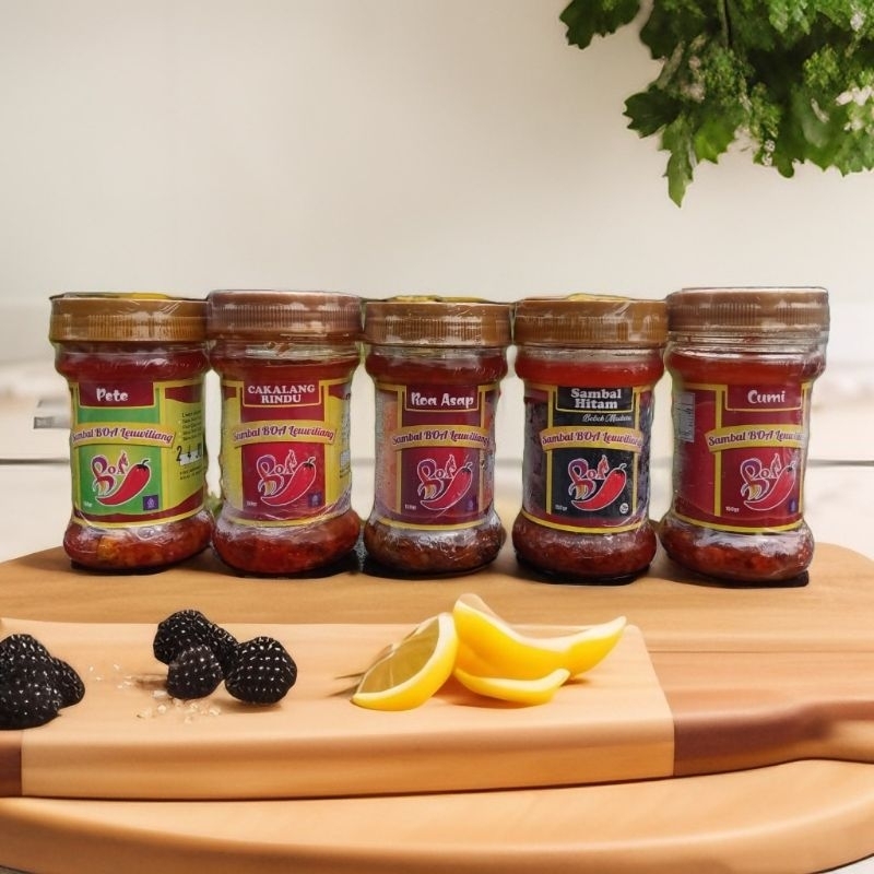 

Sambal Boa Khas Leuwiliang - Sambal Rasa Roa Asap, Cakalang Asap, Cumi | Enak | Mantap | Kemasan Botol (150gram)
