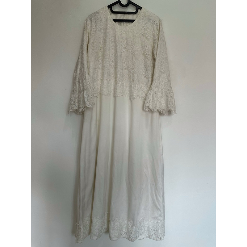 Baju gamis brukat putih lucu (Preloved)