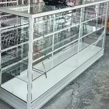 Etalase Kaca panjang 2m