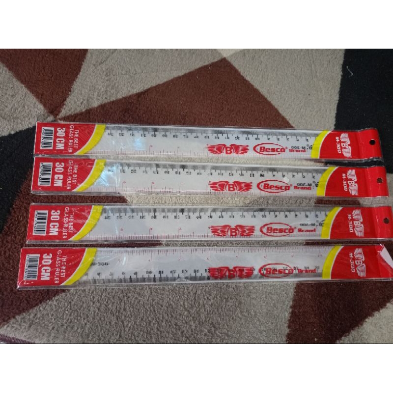 

Penggaris Besco 30 cm