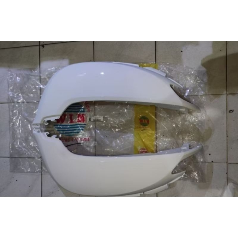 Body belakang cover body belakang new scoopy stylish 2017-2020 putih mutiara harga sepasang