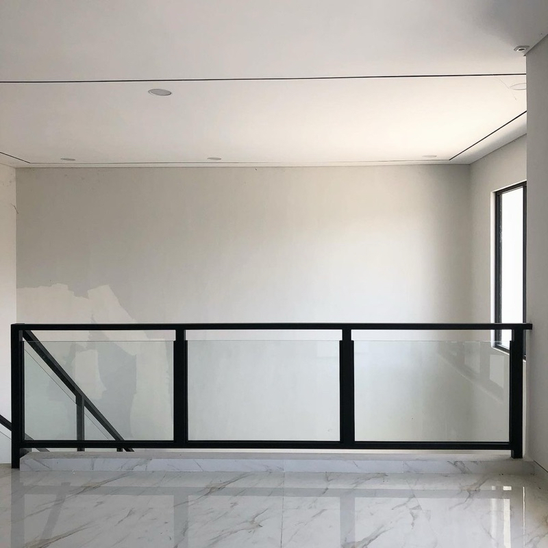 Reling/Railing Tangga Kaca Tempered 8mm