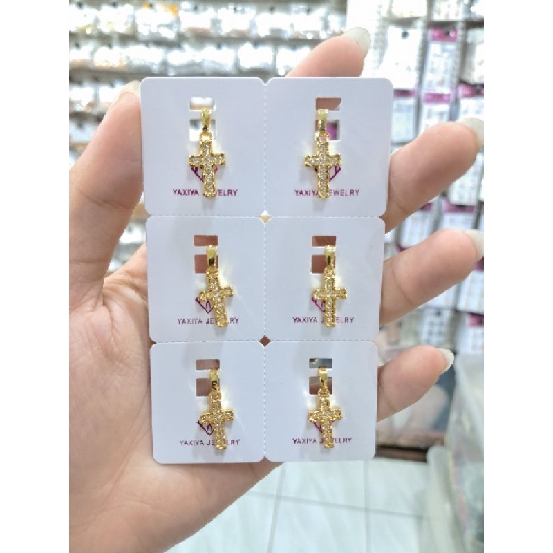 Liontin Salib Lapis Emas