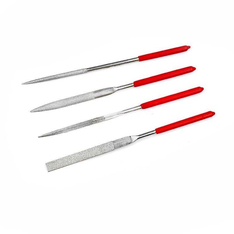 

Kikir Diamond Kecil 140x3 mm 1 pcs