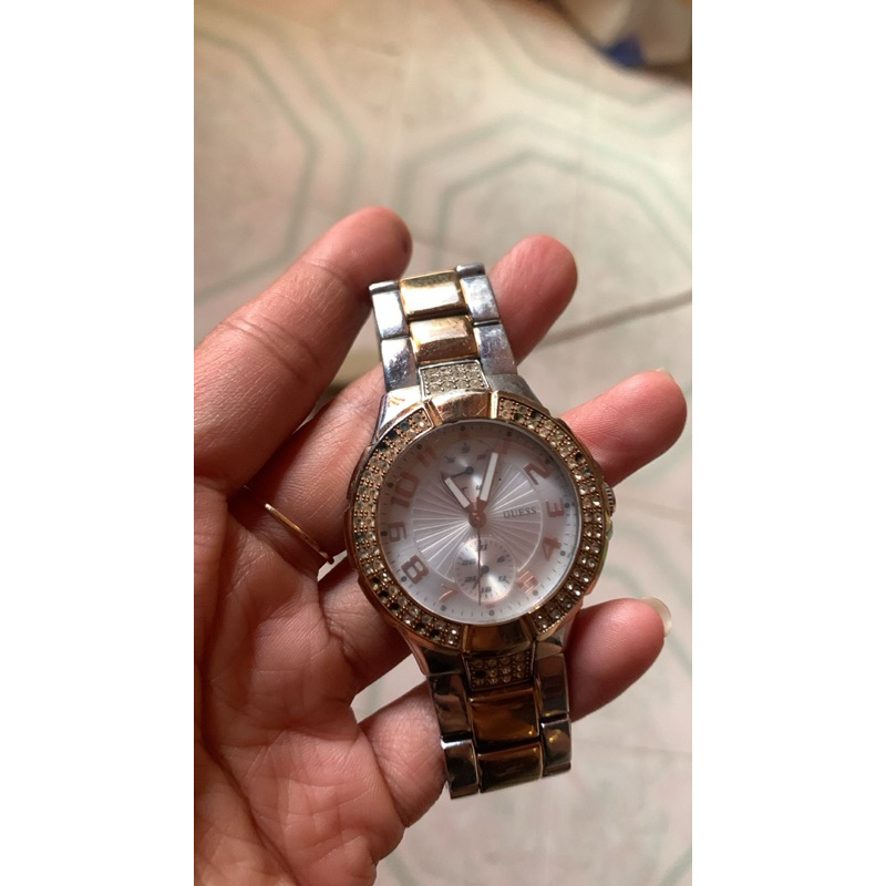 Preloved jam guess W15065L2 wanita, original store beli di mall