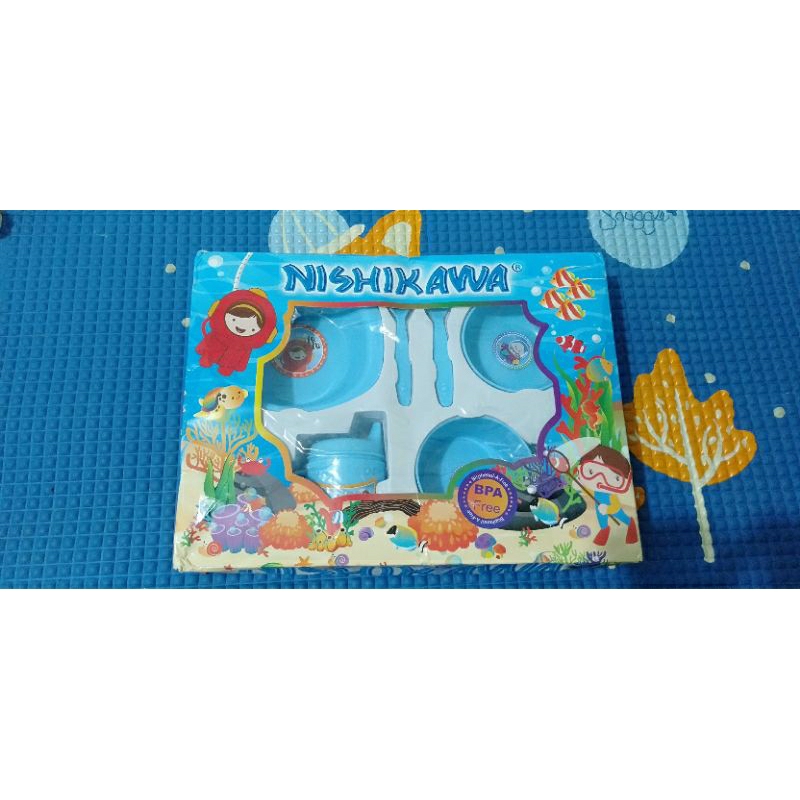 Nishikawa peralatan makan bayi