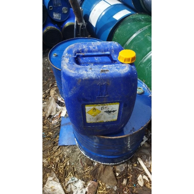 jerigen plastik 30 liter bekas