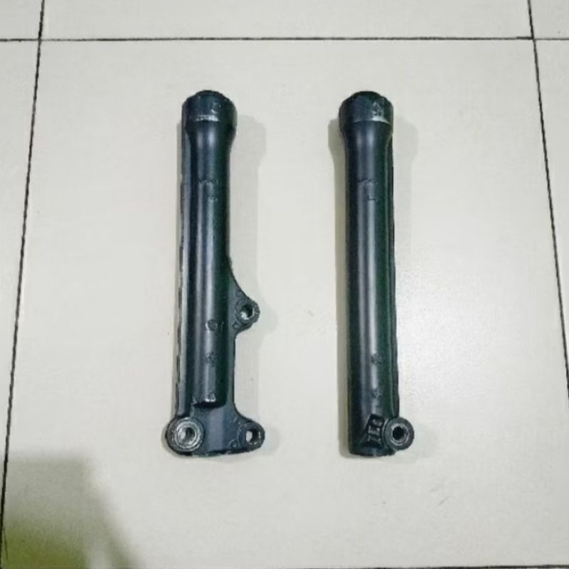 tabung shockbreaker depan mio m3 bekas asli copotan dengan kode 54P bottom shock depan Mio m3 shockb