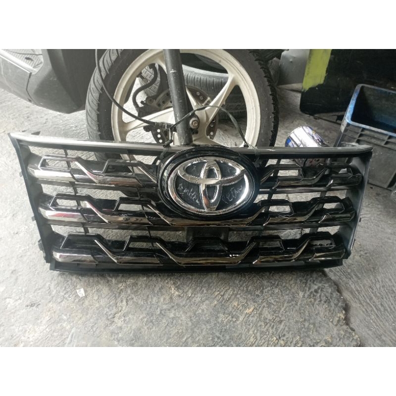 Grill fortuner Gr sport orginal blackroom