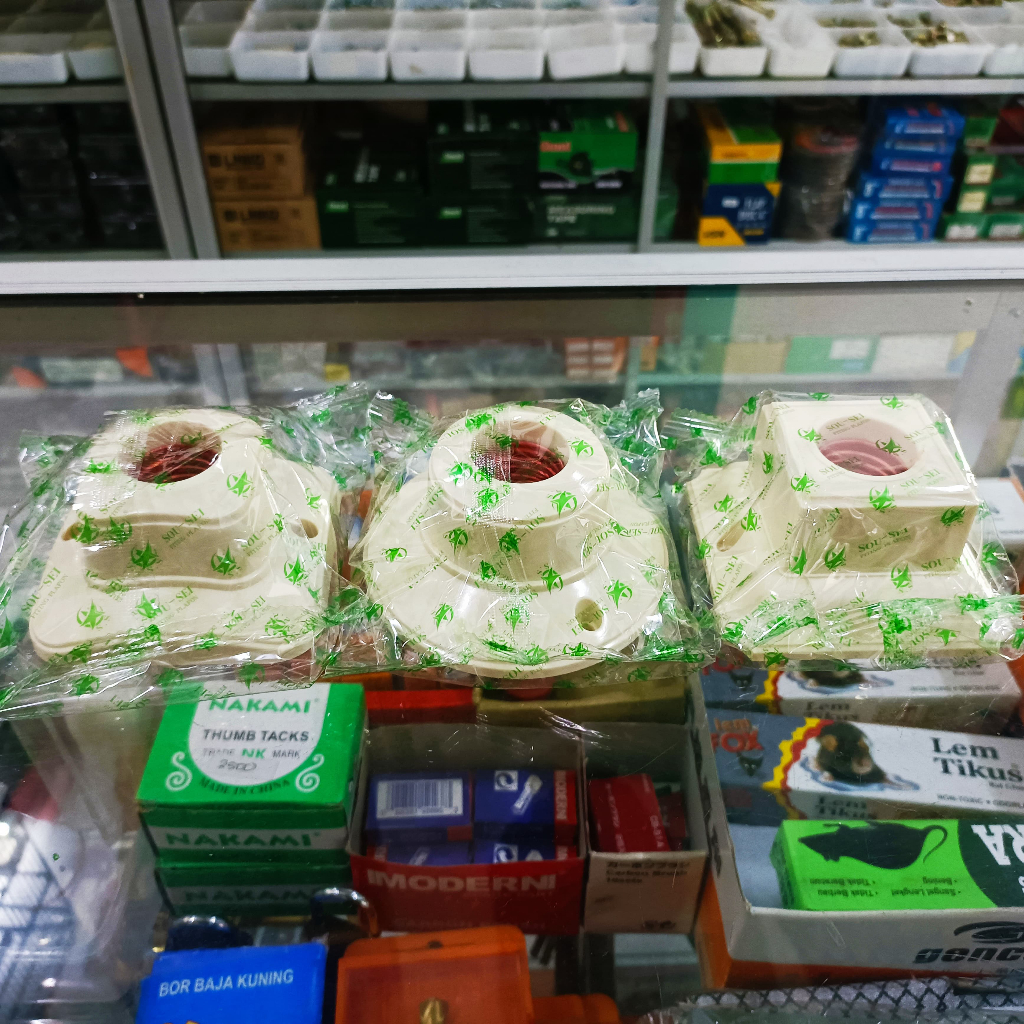 Fitting Tempat Lampu SOU-SEI Fiting Kotak Bulat Oval Cream Tempel Plafon